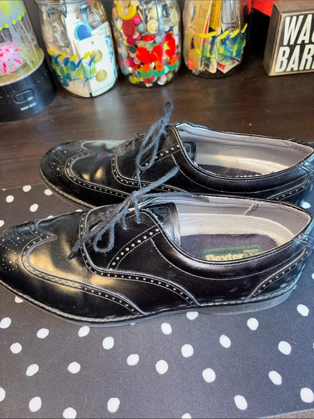 VINTAGE DEXTER USA black leather wingtip oxford shoes.These classic American-mad
